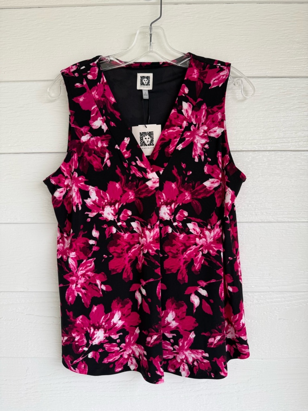 NEW Anne Klein Sleeveless Floral V-Neck Top Fuchsia Pink Black White Size Small - Picture 2 of 10